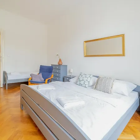 Vintage Vogue By Rentez Apartament Praga