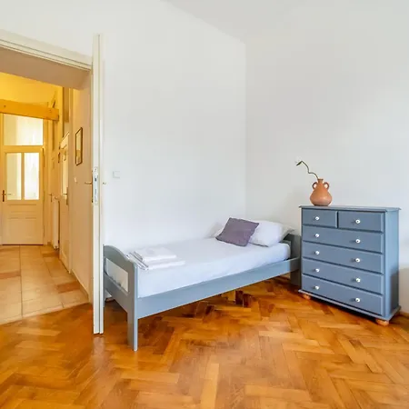 Vintage Vogue By Rentez Apartament *